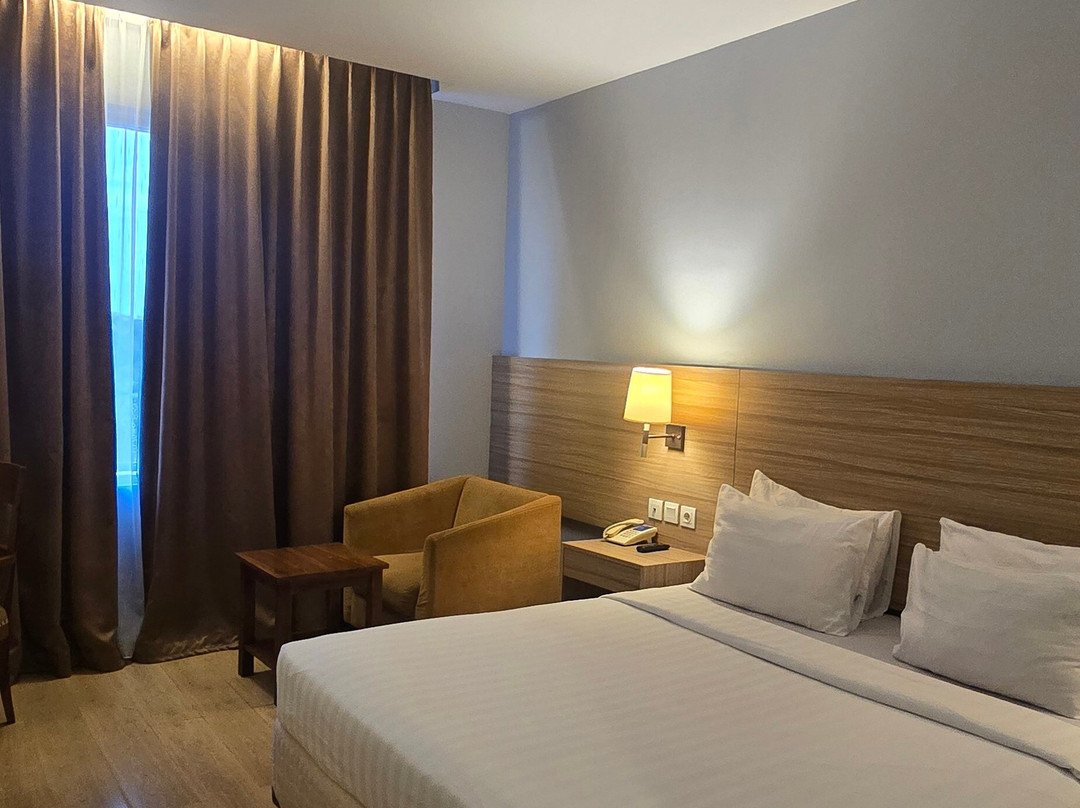 龙鱼大酒店主图