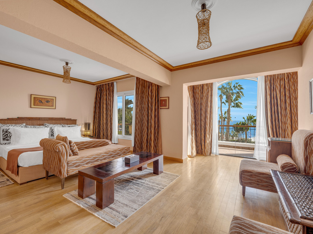 Royal Savoy Hotel主图