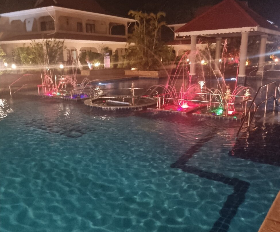 Oasis Hotel Restaurant & Spa主图