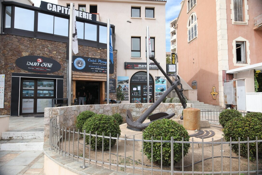 Port de Plaisance-卡尔维必去景点