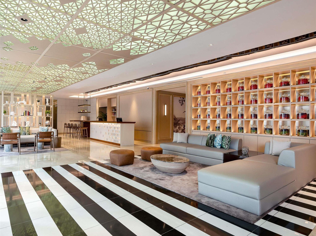 曼谷素坤坤特传承诺富特生活酒店主图