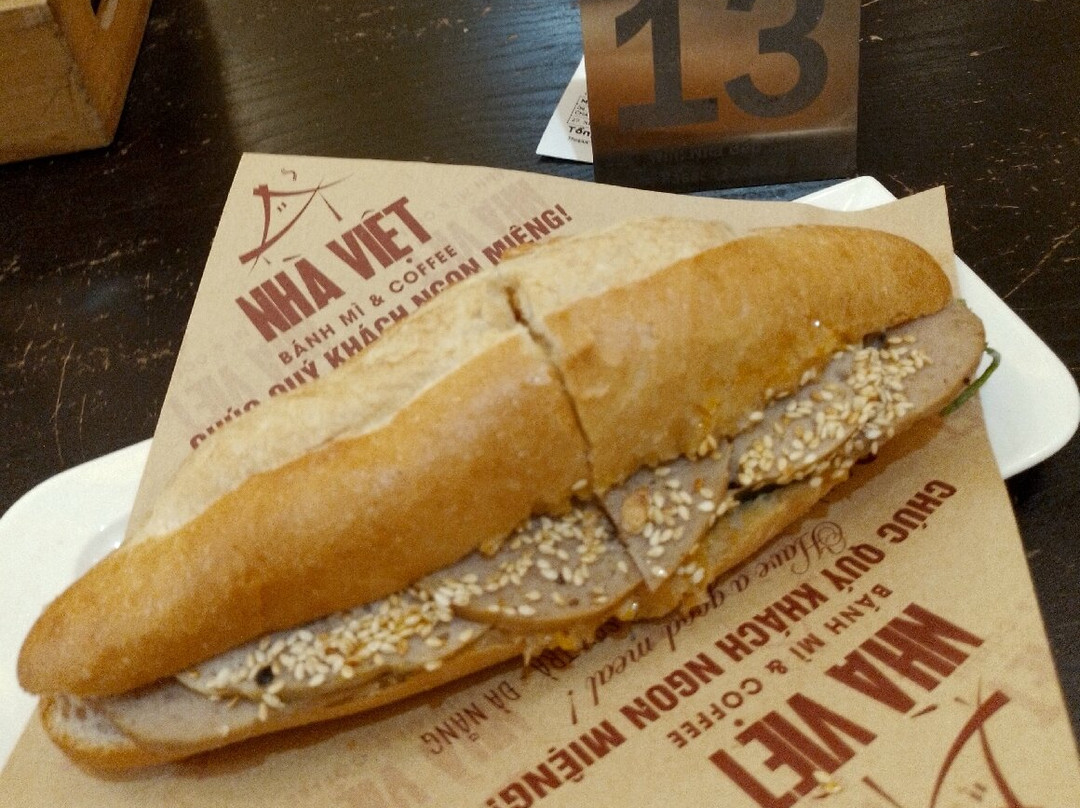 NHÀ VIỆT BÁNH MÌ &CAFFEE
