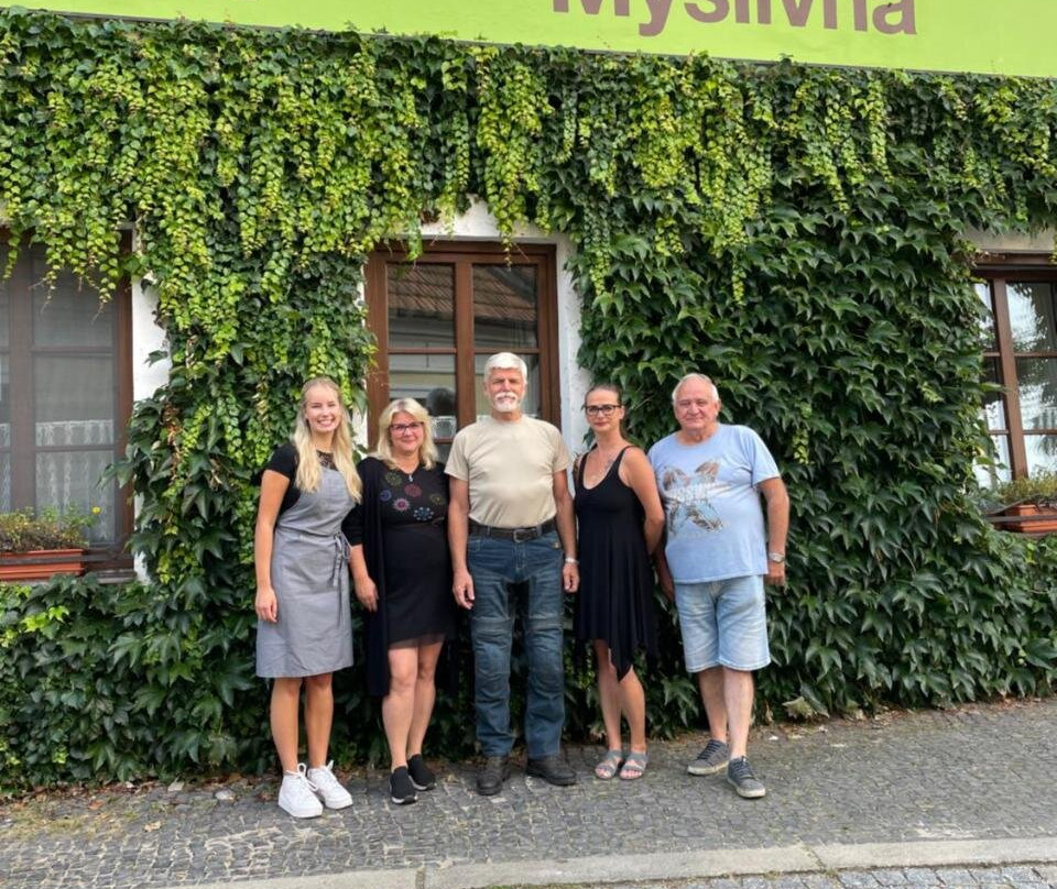 Stribrec酒店住宿-Hotel Myslivna