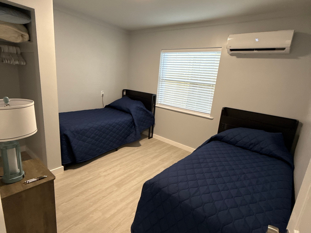 Barefoot Bay Resort and Marina主图