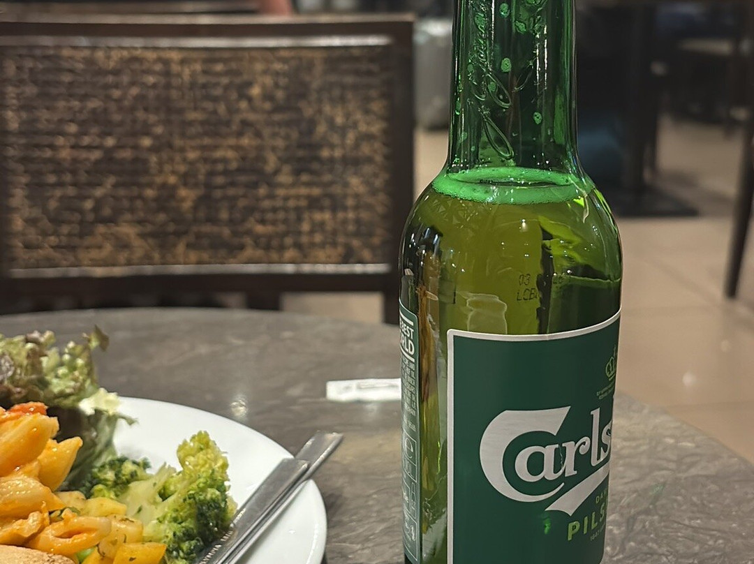 Plaza Premium Lounge Heathrow T2 Departures-伦敦必去景点