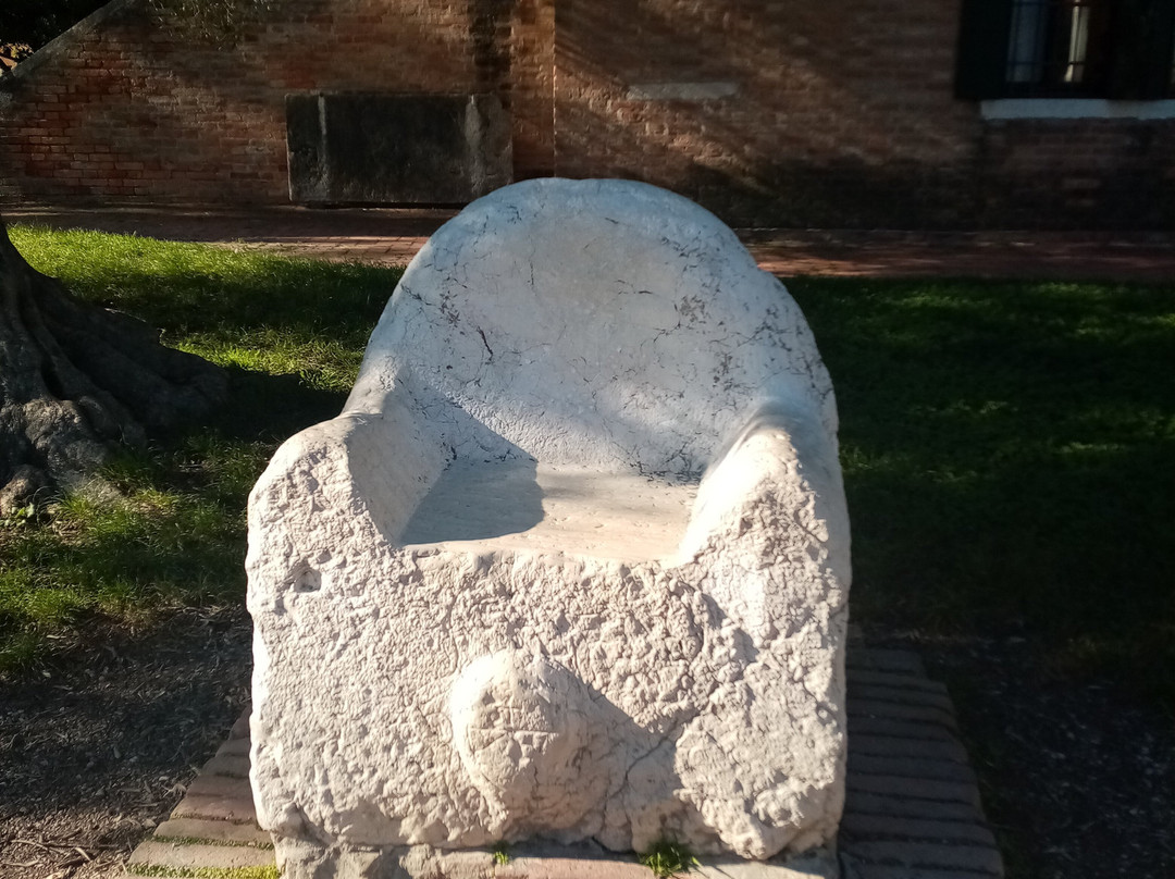 Trono di Attila-托尔切洛岛必去景点