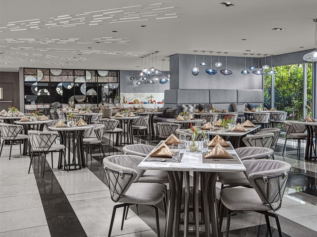 Novotel Suites Manila at Acqua主图