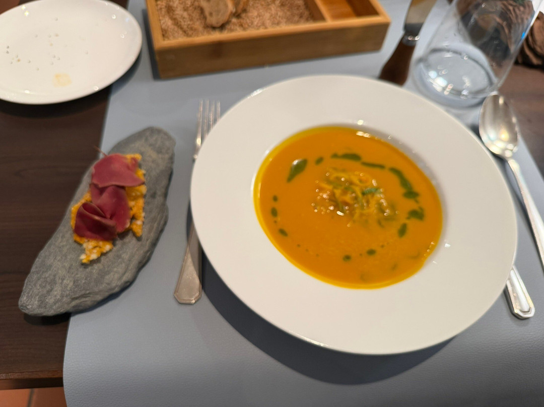 Altmanns Restaurant by Jonas Richter