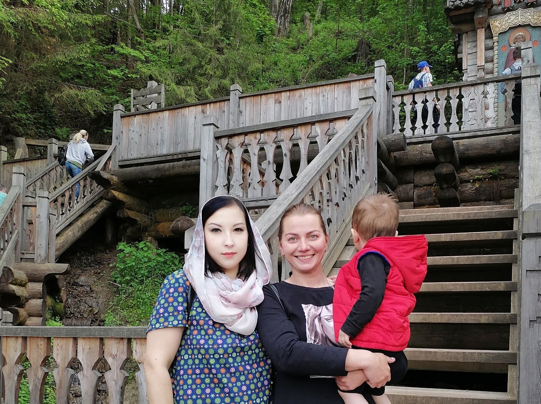 Waterfall Gremiachy-谢尔吉耶夫镇必去景点