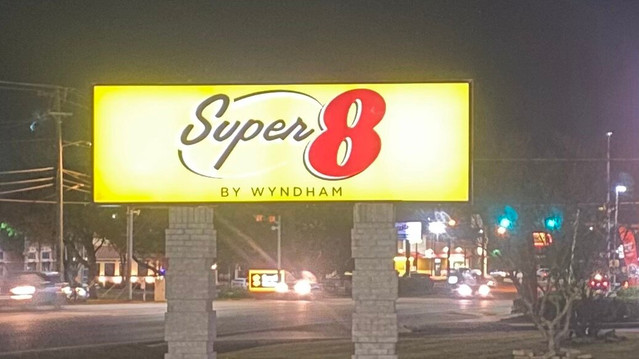 Super 8 by Wyndham Cleburne主图