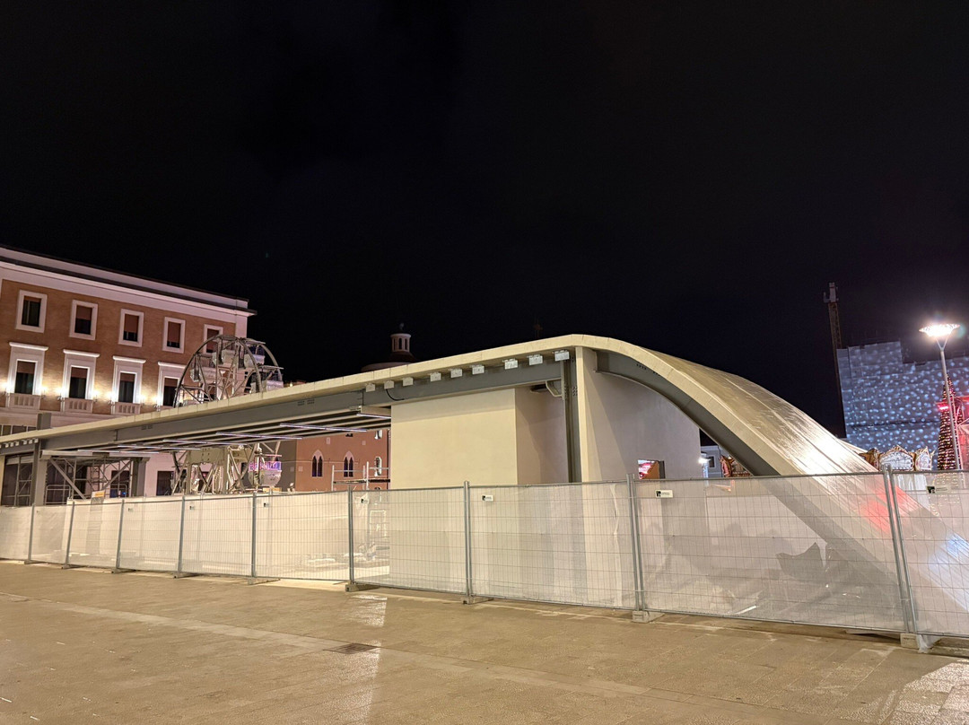 Piazza del Duomo-拉奎拉必去景点