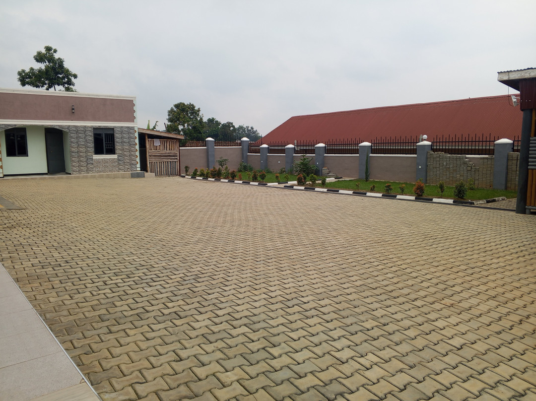 Nkole Deluxe Suites