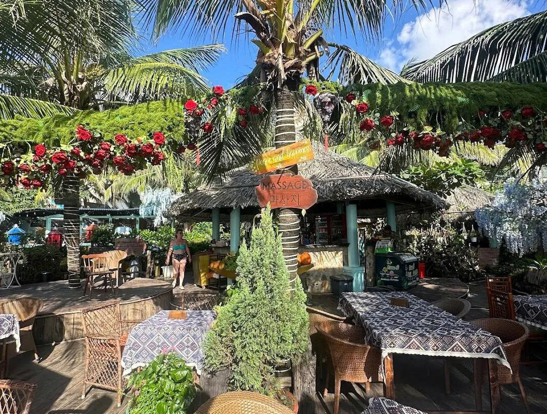 Versailles Mud Bath, Spa & Beach Club-Cua Lap必去景点