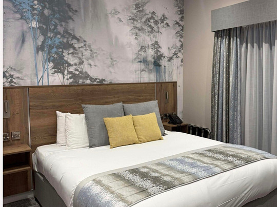 Barton Manor Hotel & Spa主图