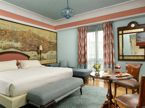 萨沃伊大酒店主图