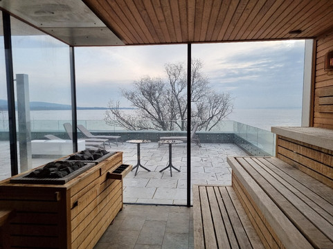 海利肯酒店主图