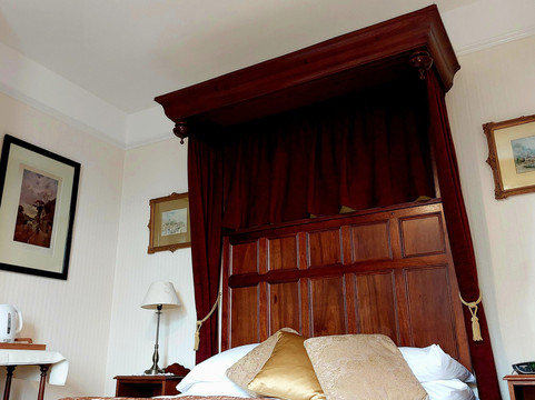 班伯里克洛斯旅馆主图