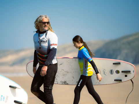 Stoked Surf School-佩伦波思必去景点