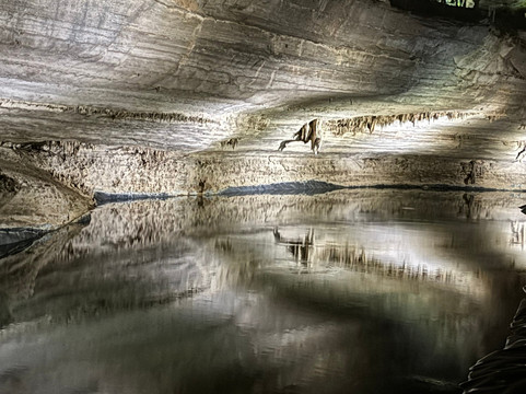 Cathedral Caverns State Park-Woodville必去景点