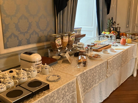 德拉韦励酒庄酒店主图