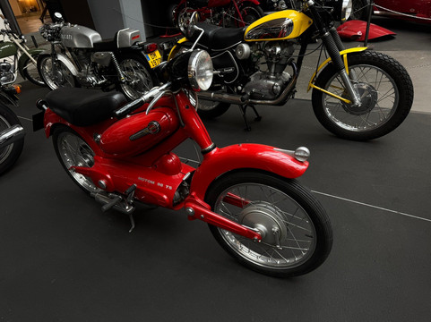 Conservatoire National de Vehicules Historiques-Diekirch必去景点