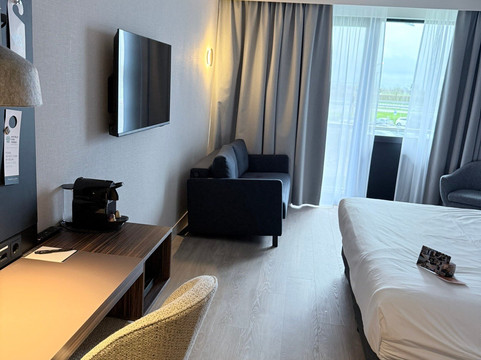 普斯提里翁主图