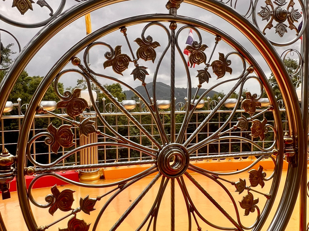 Phra Maha Chedi Tripob Trimongkol-合艾必去景点