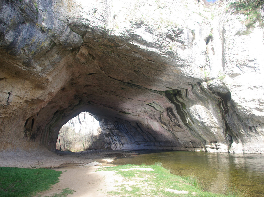 Puente Natural Sobre El Rio Nela-Puentedey必去景点