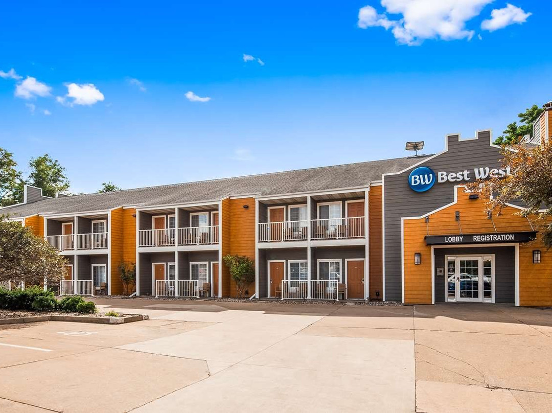 构思贝斯特韦斯特套房酒店