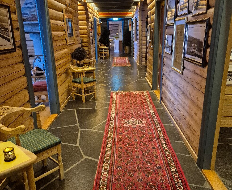 葛洛特里赫耶尔酒店主图