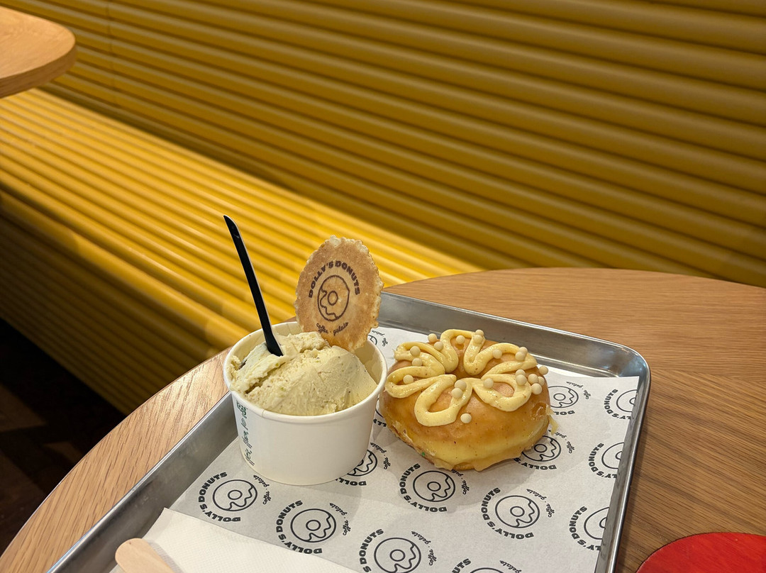 Dolly's Donuts Glenbrook