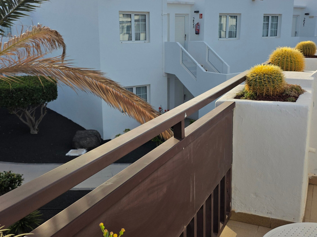 H10怀特精品套房酒店-仅限成人主图