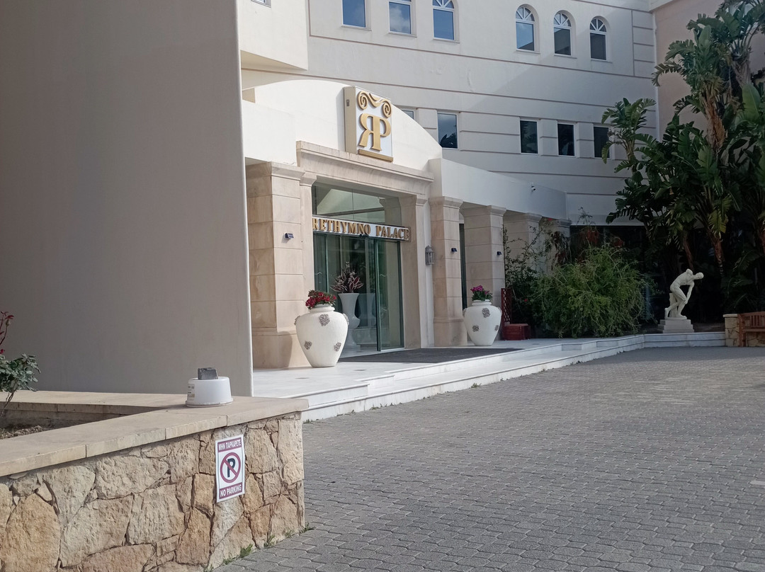 雷赛姆诺皇宫酒店主图