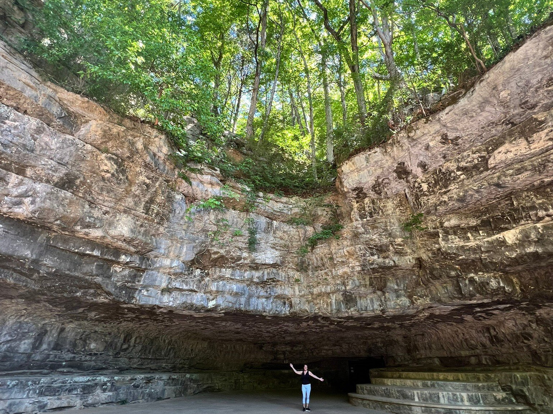 Dunbar Cave-克拉克斯维尔必去景点