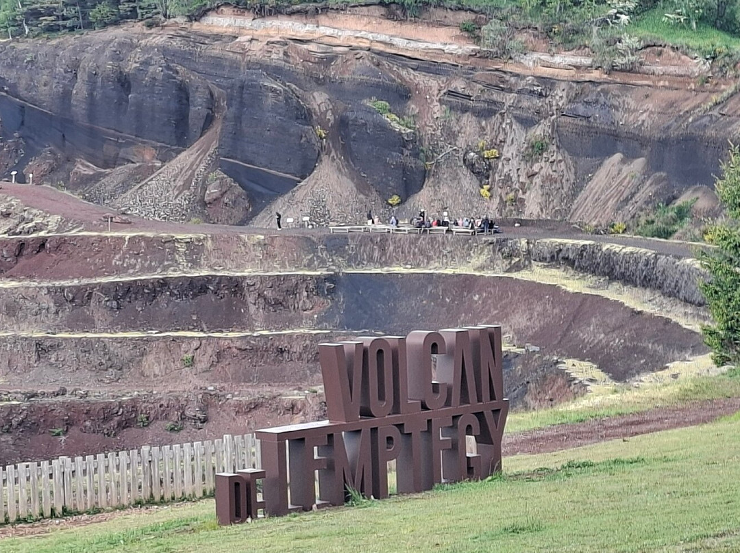 Volcan De Lemptégy-Saint-Ours必去景点