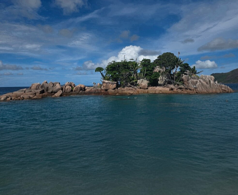 Ilot Saint-Pierre-普拉兰岛必去景点