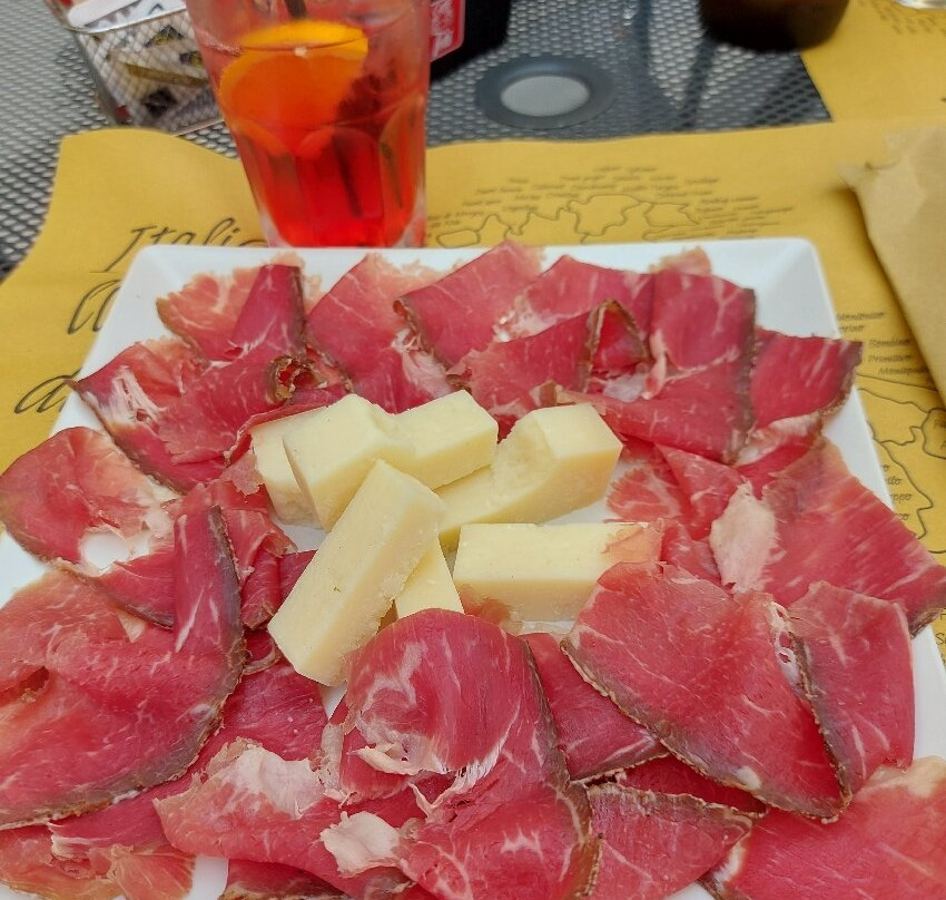 BAR La Piazza-Lierna必去景点