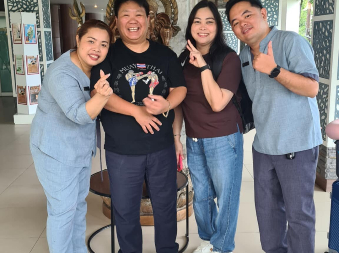 卡隆海滩查纳莱山坡度假村主图