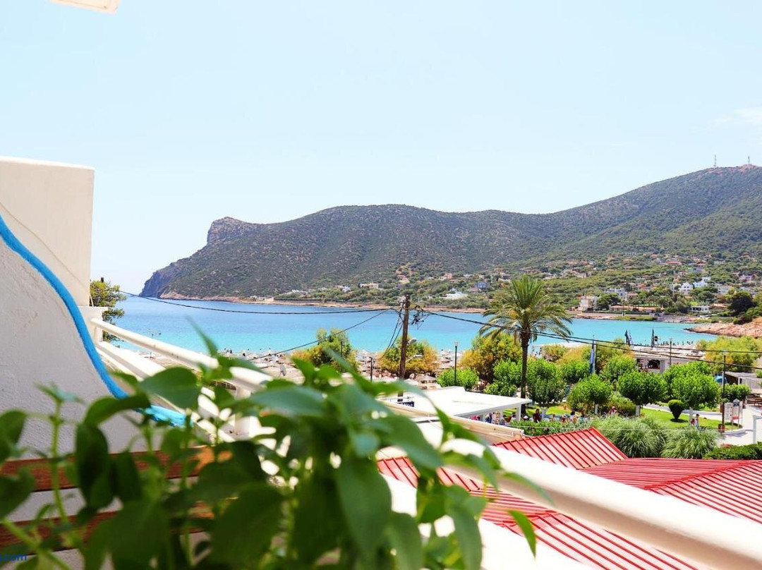 By the Sea Rooms, Avlaki