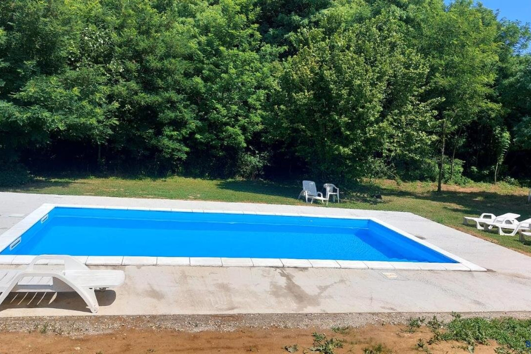 Farmica, Bed&Breakfast, Bazen Izdvojen Nekoliko Minuta Hoda