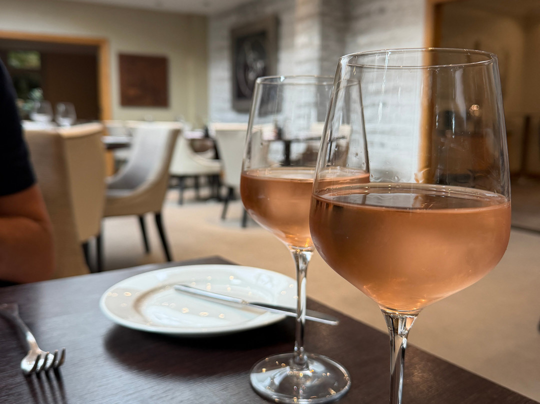 乌托邦温泉露希尔农庄酒店主图