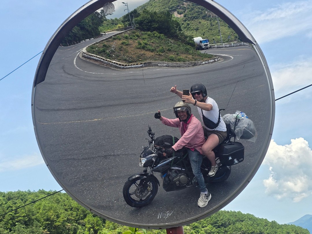 Hai Van Pass Riders-顺化必去景点