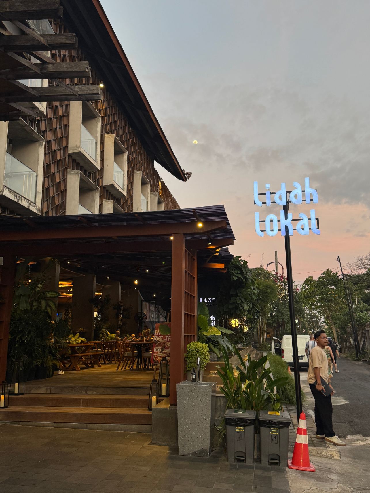 巴厘岛沙努尔艺术酒店-旅行者
