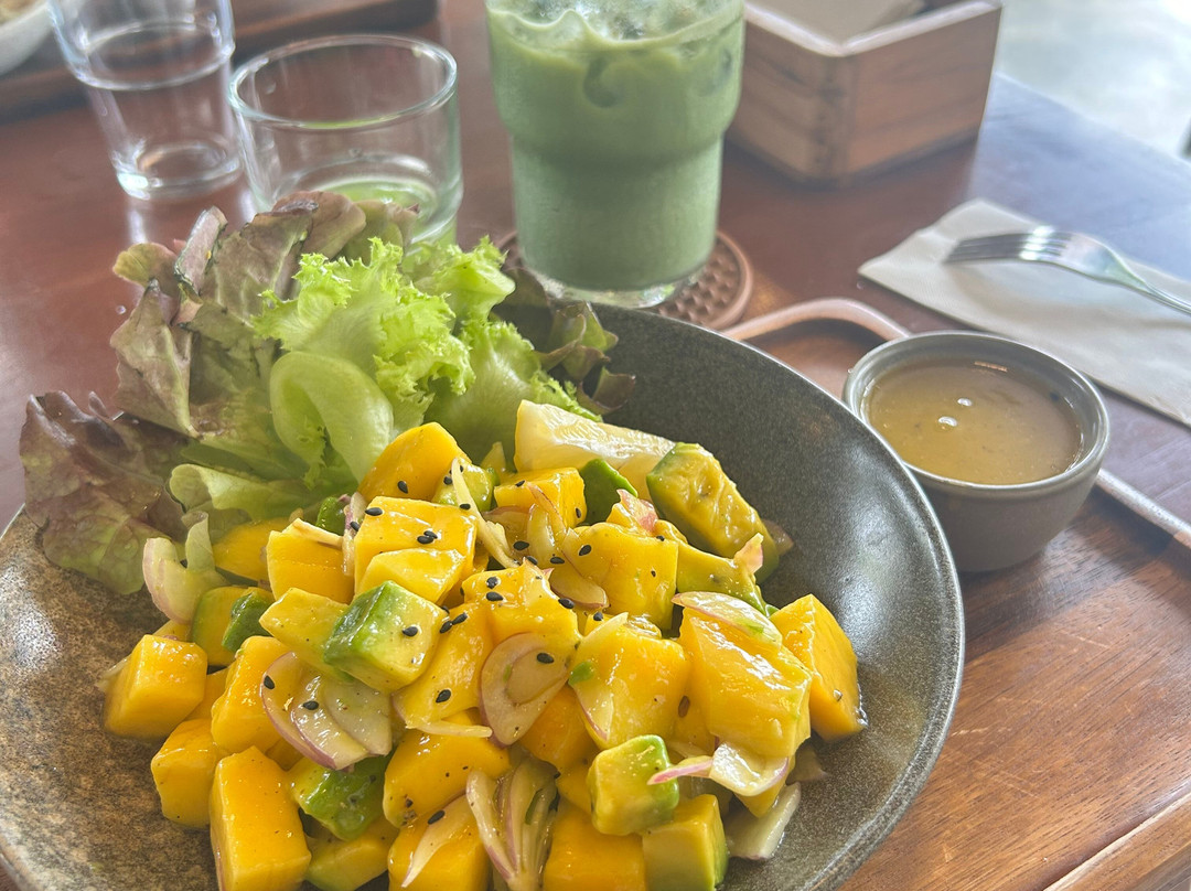 Loaf Phangan Coffee & Eatery