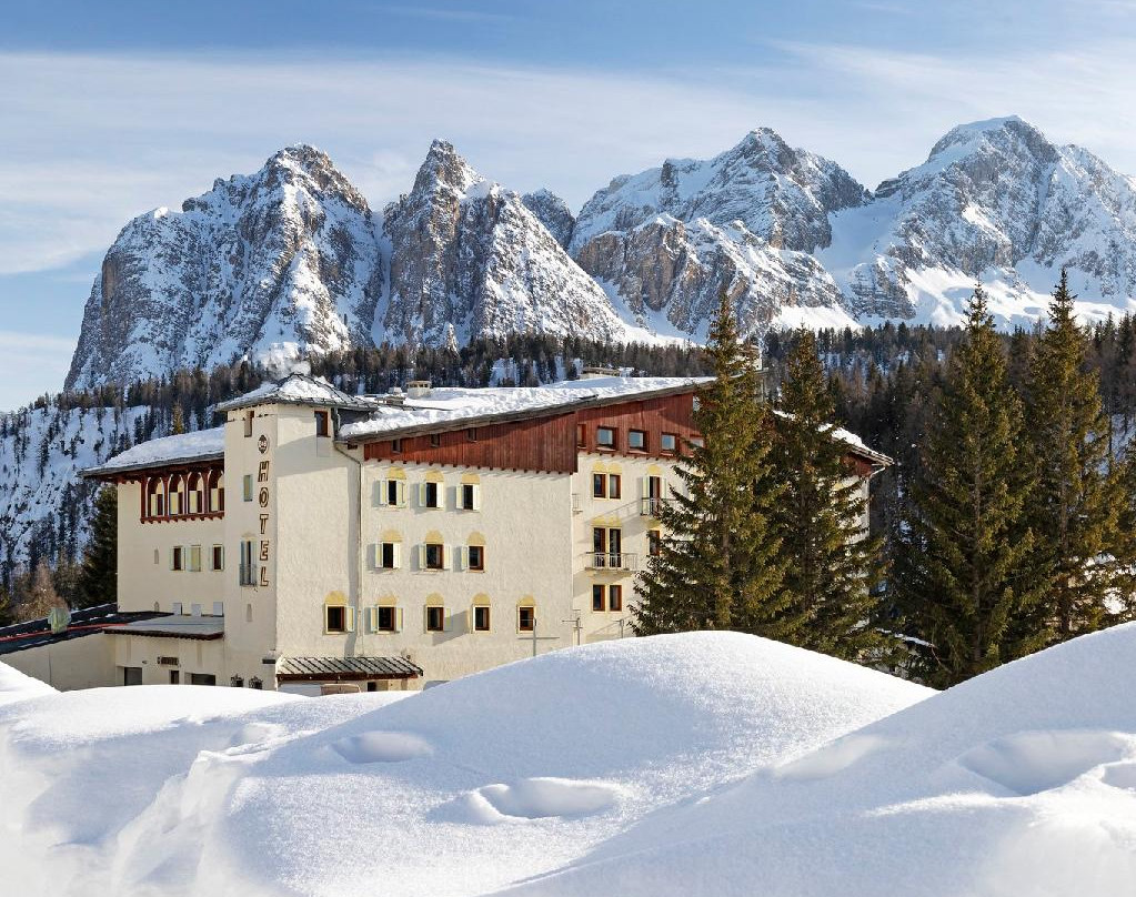 科尔蒂纳丹佩佐酒店住宿-B&B Hotel Passo Tre Croci Cortina