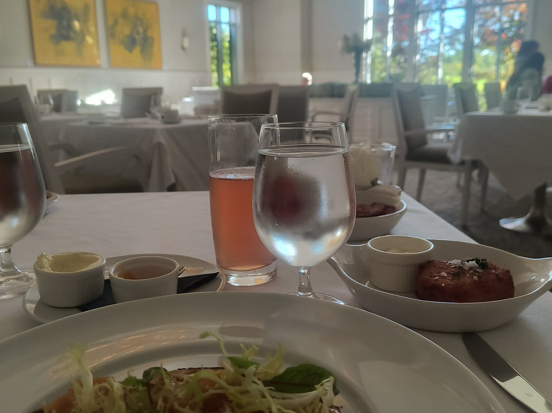 布鲁斯酒店主图