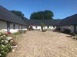 Sköllengården Gårdshotell-官方