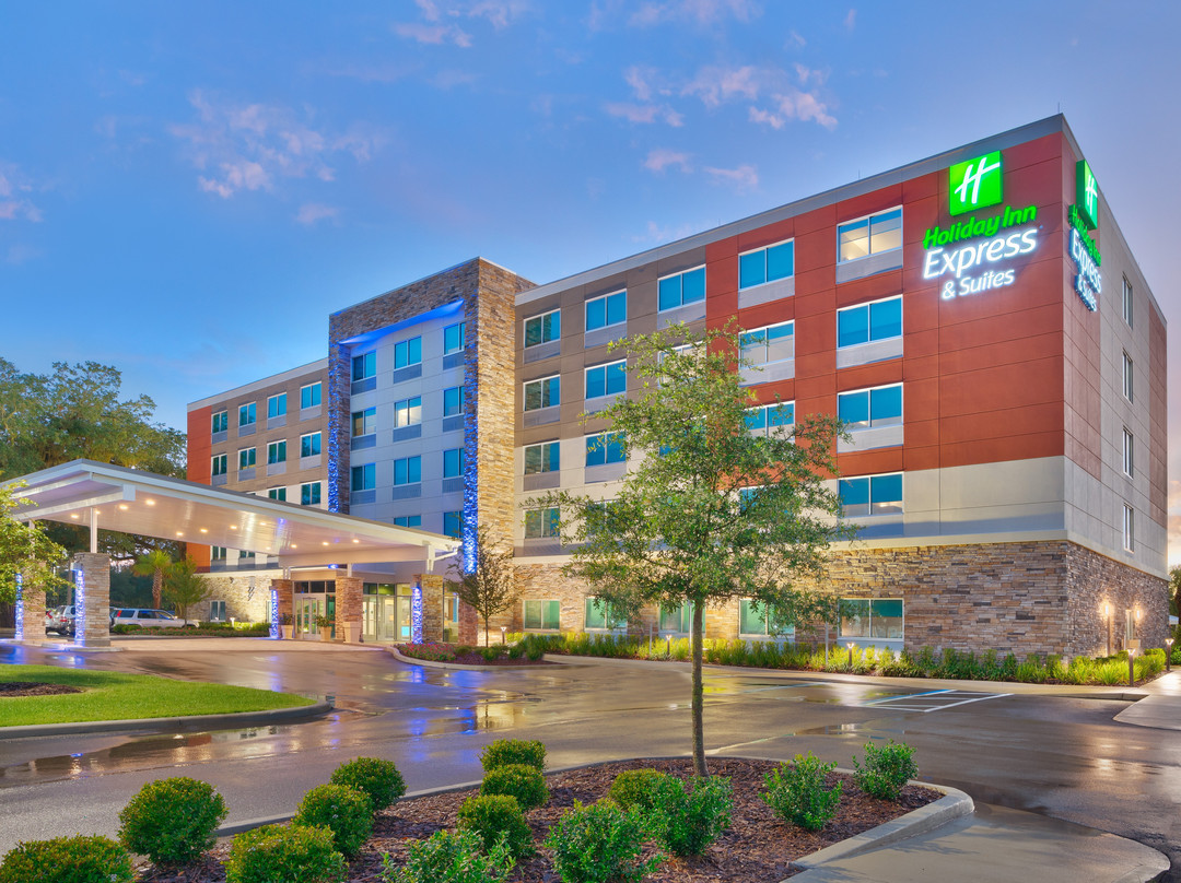 Holiday Inn Express & Suites Gainesville I-75 By IHG