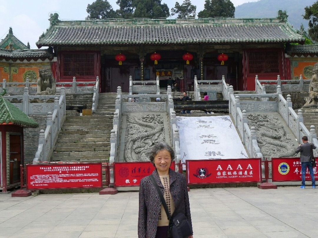 眉山报恩寺景点图片