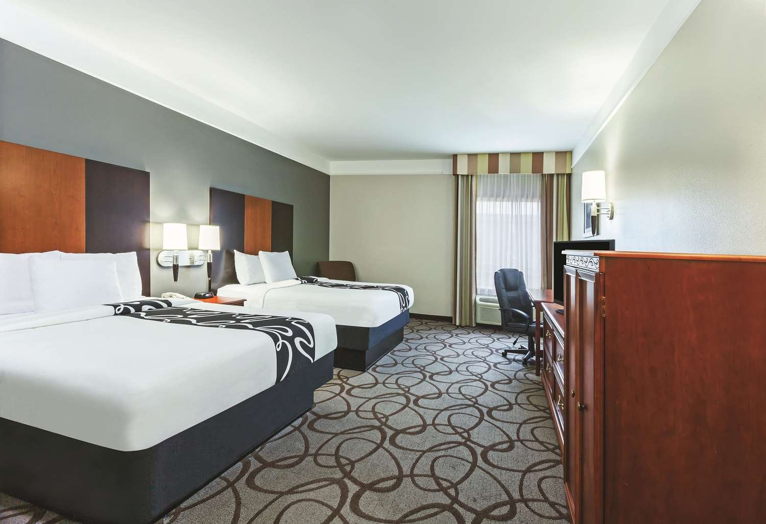 Granbury 拉昆塔旅馆及套房酒店-官方